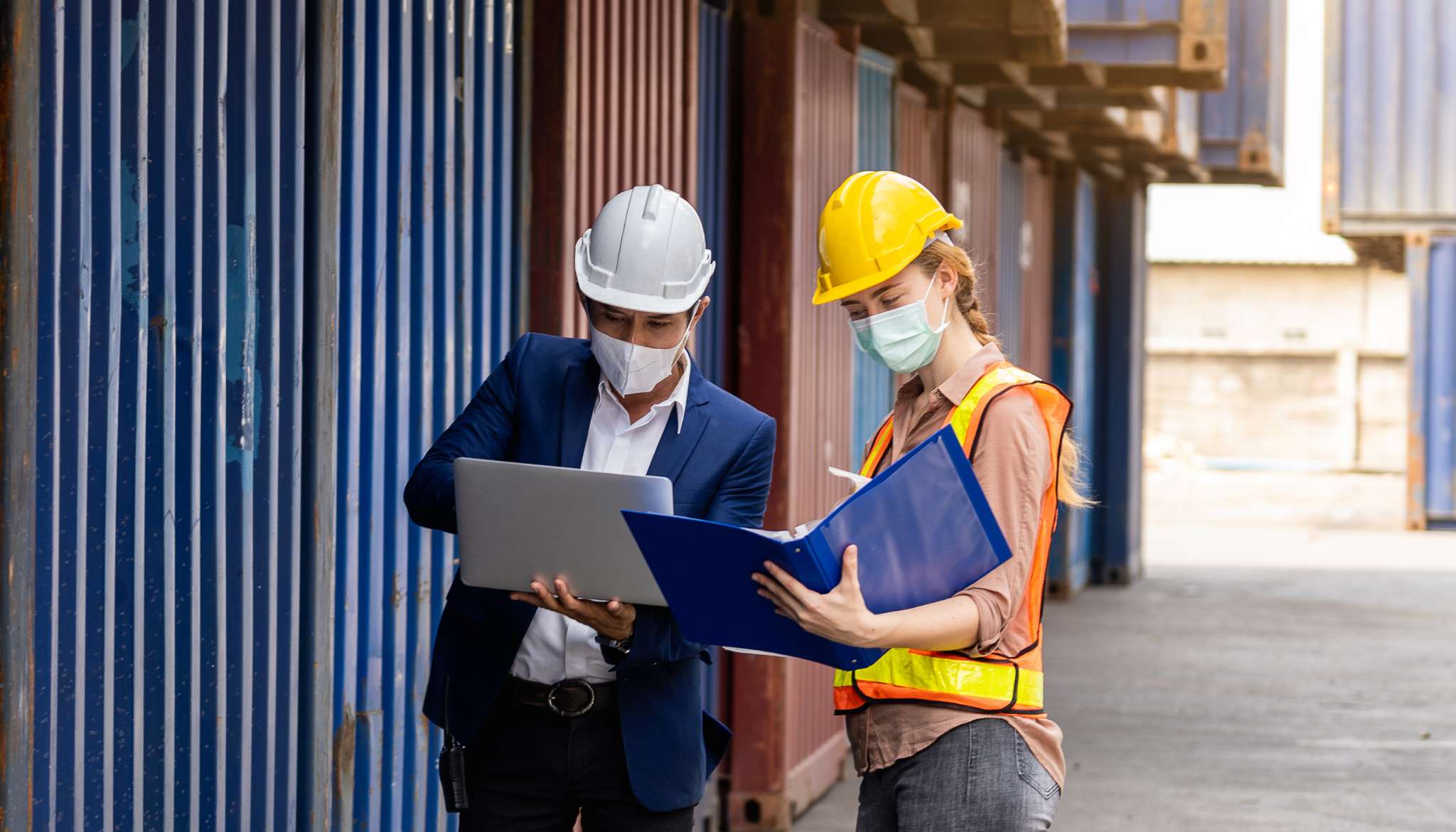 marine-surveyor-is-inspecting-document-for-cargo-realease